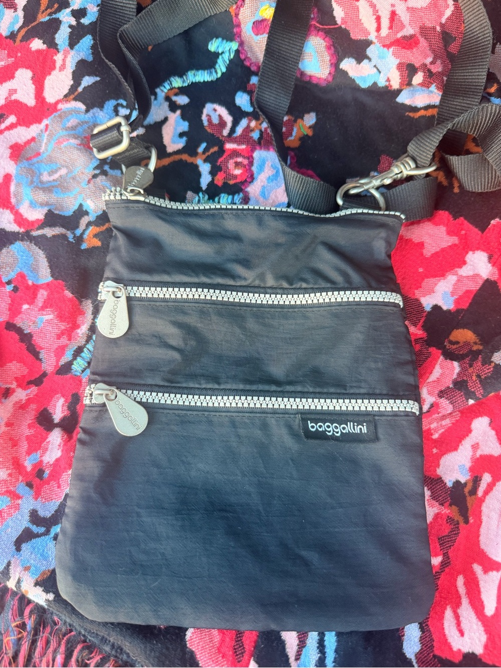 Baggallini Black Crossbody with Silver Zippers